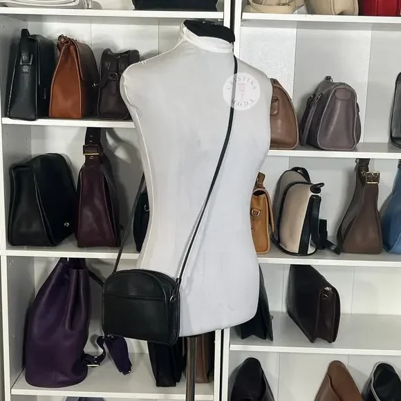 Vintage Coach Abbie Zip Bag 9017 Black 1998 USA - Picture 2 of 10